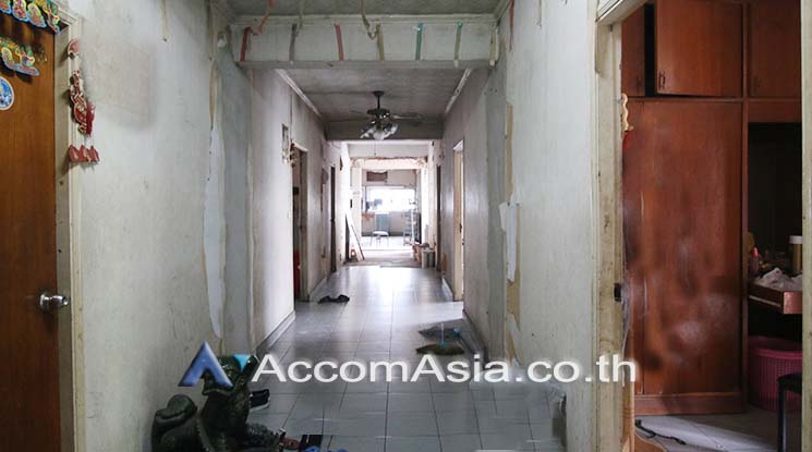  1  Office Space For Rent in Ploenchit ,Bangkok BTS Ploenchit AA18677